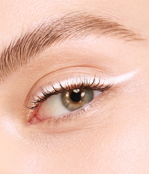 space shape brow pencil / auburn 330301 - on-figure