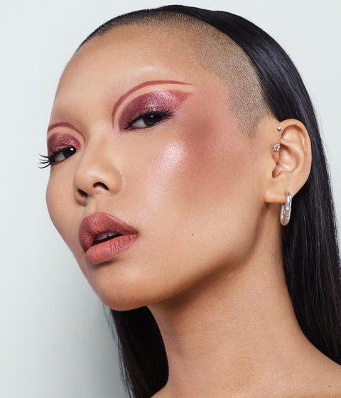 on your collar matte lipstick / roller skates - on-figure