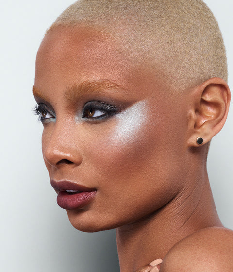 on your collar matte lipstick / twilight - on-figure